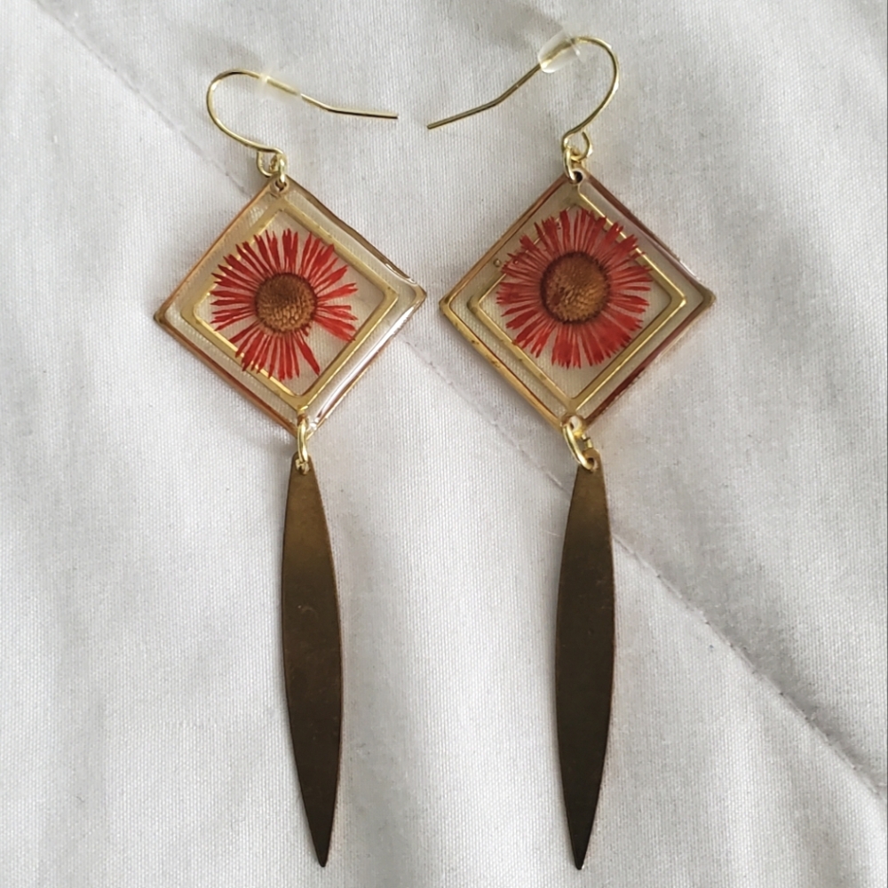 Wildflowear Pressed Flower & Resin Earrings